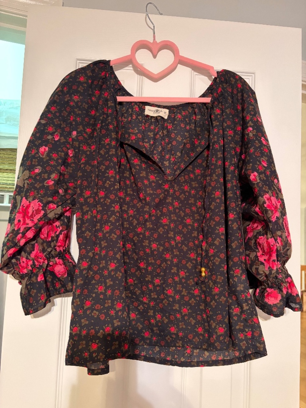 Like New Natural Life Black Fuchsia Floral M Blouse
